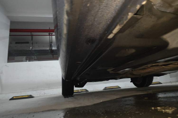 Used Volkswagen Jetta 2013 1.6L Manual Comfort Model Chassis Front Right