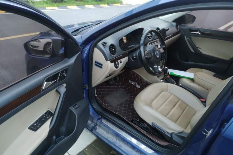 Used Volkswagen Jetta 2013 1.6L Automatic Luxury Model Driver Seat