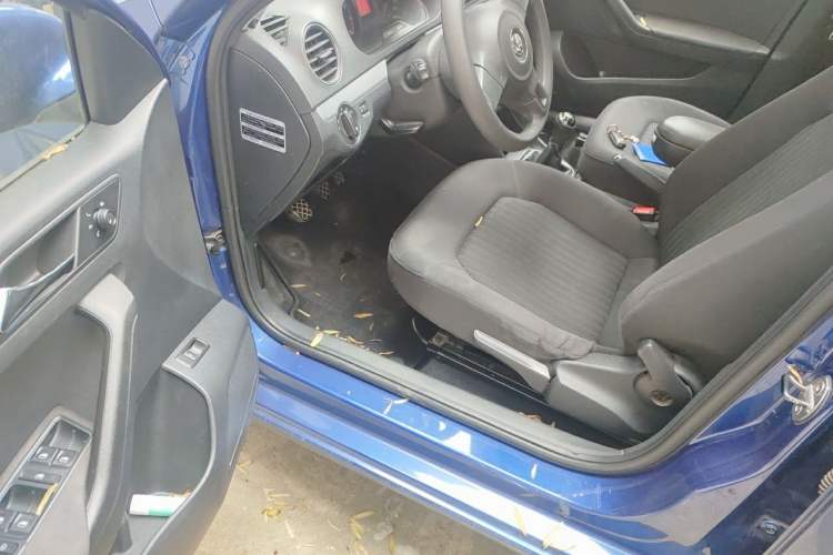Used Volkswagen Jetta 2013 1.6L Manual Comfort Model Driver Seat