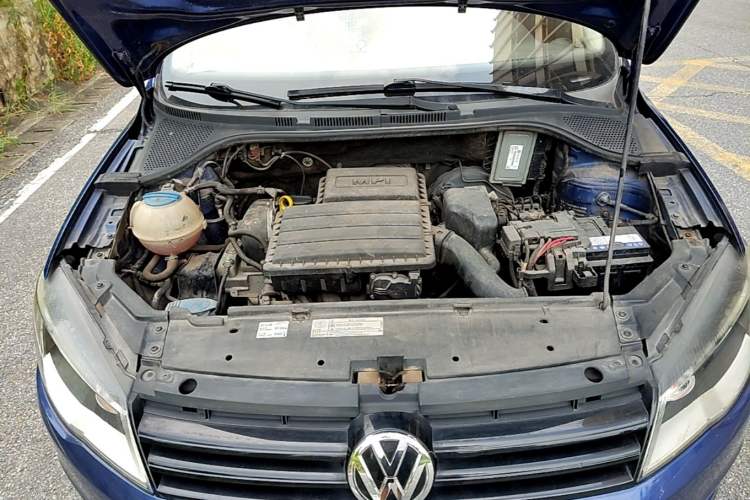 Used Volkswagen Jetta 2013 1.4L Manual Fashion Model Engine Bay