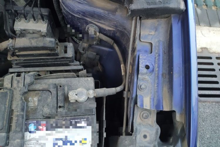 Used Volkswagen Jetta 2013 1.6L Automatic Luxury Model Engine Bay Left