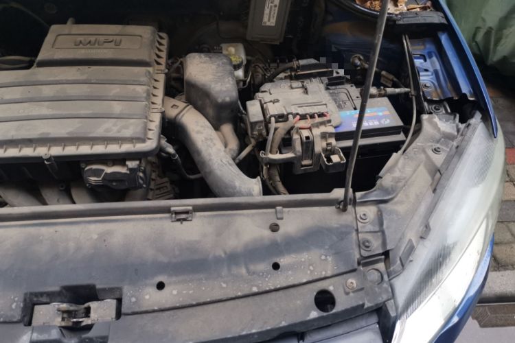 Used Volkswagen Jetta 2013 1.6L Automatic Comfort Model Engine Bay Left