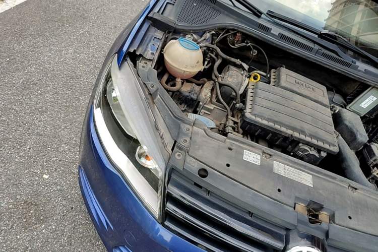 Used Volkswagen Jetta 2013 1.4L Manual Fashion Model Engine Bay Right