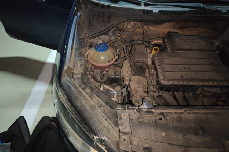 Used Volkswagen Jetta 2013 1.6L Manual Luxury Model Engine Bay Right