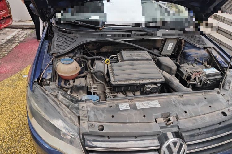 Used Volkswagen Jetta 2013 1.6L Manual Comfort Model Engine Bay Right