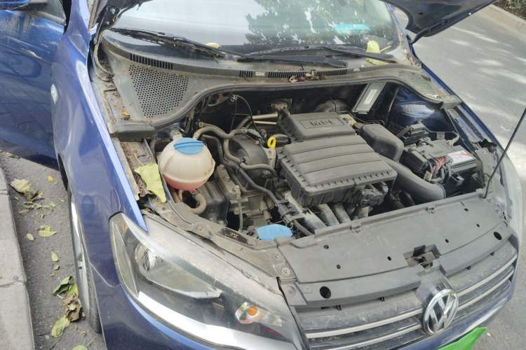 Used Volkswagen Jetta 2013 1.6L Automatic Comfort Model Engine Bay Right