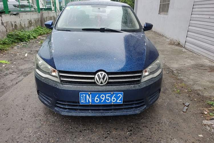Used Volkswagen Jetta 2013 1.6L Manual Fashion Edition Front