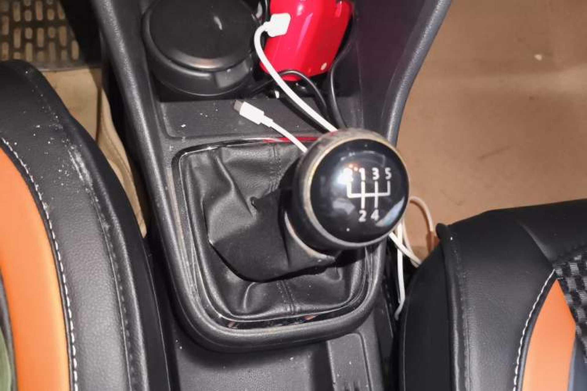 Used Volkswagen Jetta 2013 1.6L Manual Comfort Model Gear Lever
