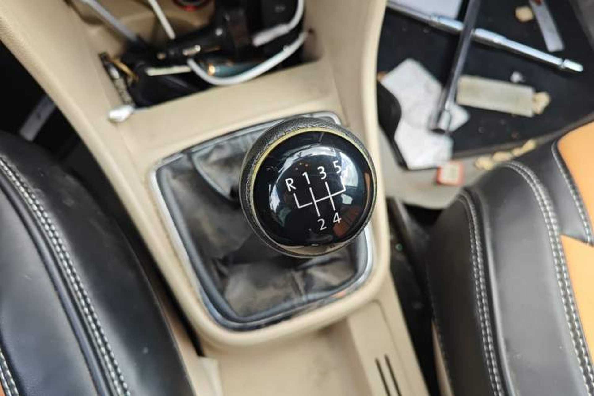 Used Volkswagen Jetta 2013 1.4L Manual Comfort Model Gear Lever