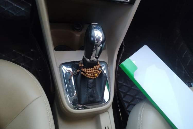 Used Volkswagen Jetta 2013 1.6L Automatic Luxury Model Gear Lever