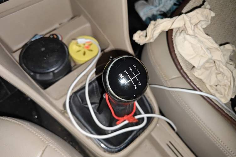 Used Volkswagen Jetta 2013 1.6L Manual Luxury Model Gear Lever