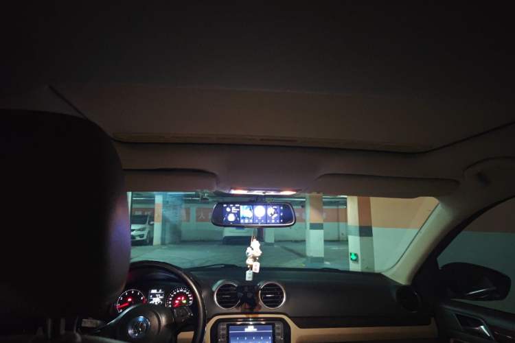 Used Volkswagen Jetta 2013 1.6L Automatic Luxury Model Headliner