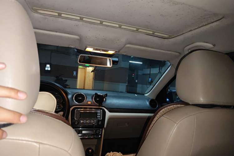 Used Volkswagen Jetta 2013 1.6L Manual Luxury Model Headliner
