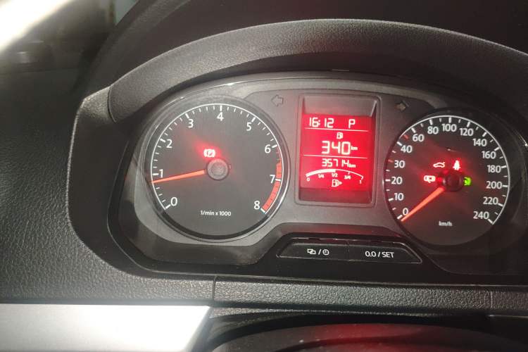 Used Volkswagen Jetta 2013 1.6L Automatic Fashion Model Odometer Close Up