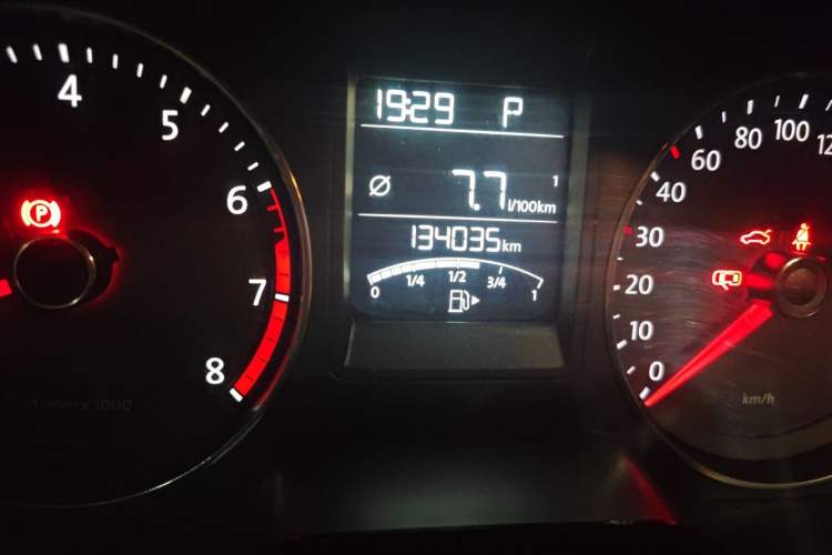 Used Volkswagen Jetta 2013 1.6L Automatic Luxury Model Odometer Close Up
