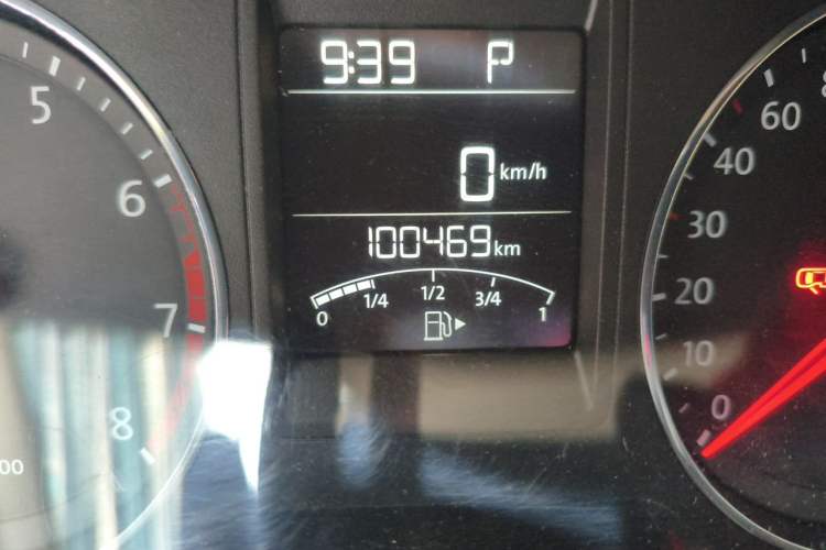 Used Volkswagen Jetta 2013 1.6L Automatic Luxury Model Odometer Close Up