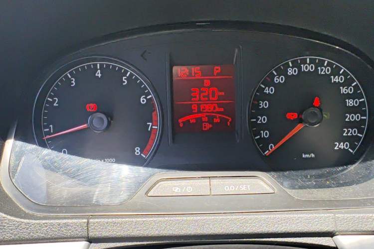 Used Volkswagen Jetta 2013 1.6L Automatic Comfort Model Odometer Close Up