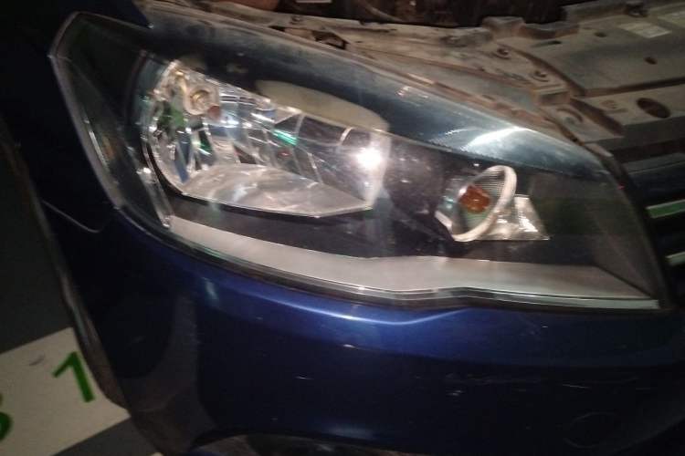 Used Volkswagen Jetta 2013 1.6L Automatic Comfort Model Right Front Headlight