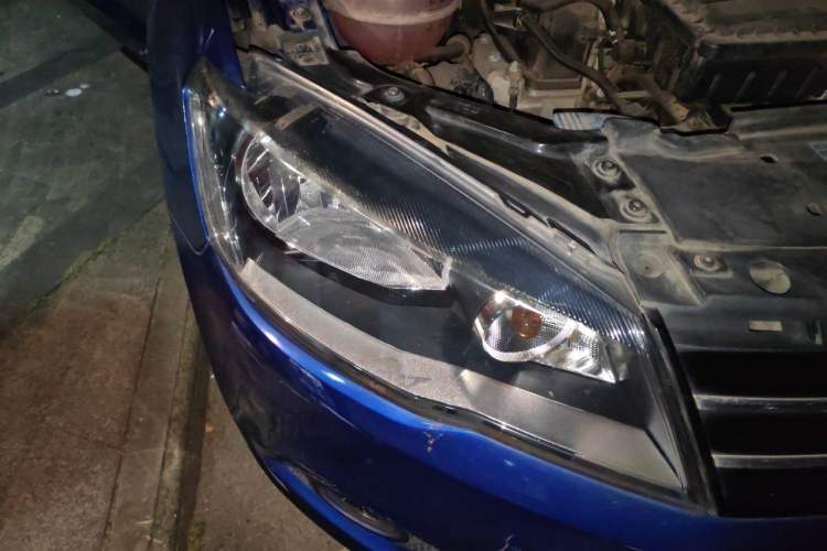 Used Volkswagen Jetta 2013 1.6L Automatic Comfort Model Right Front Headlight