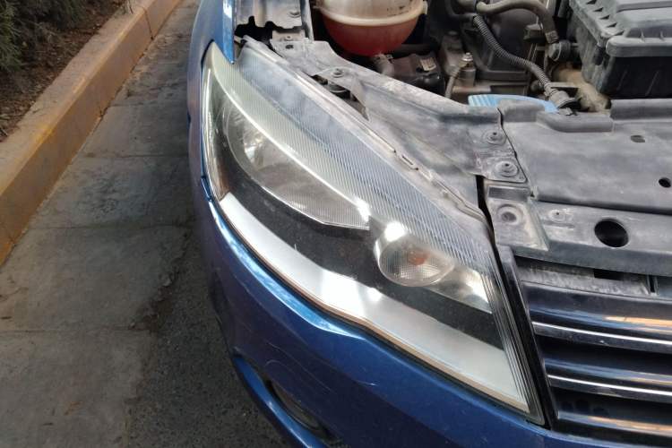 Used Volkswagen Jetta 2013 1.6L Automatic Comfort Model Right Front Headlight