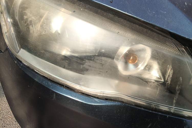 Used Volkswagen Jetta 2013 1.4L Manual Fashion Model Right Front Headlight