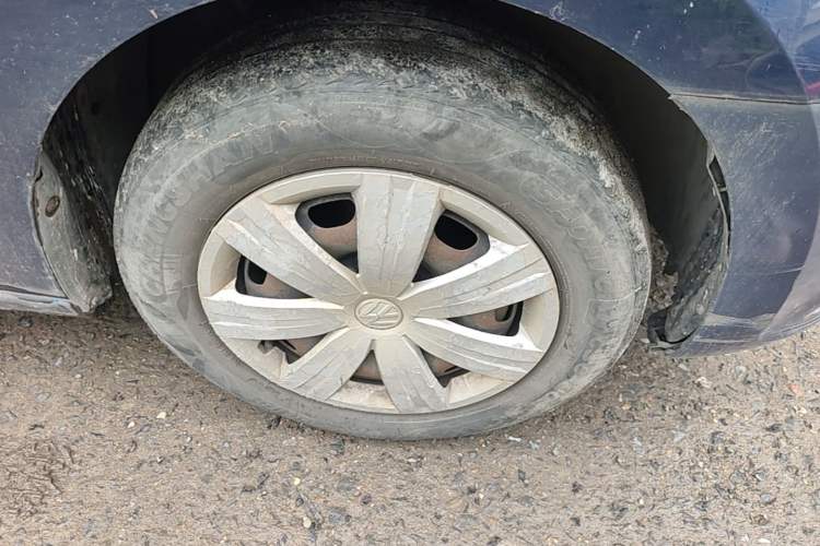 Used Volkswagen Jetta 2013 1.6L Manual Fashion Edition Right Front Wheel Hub