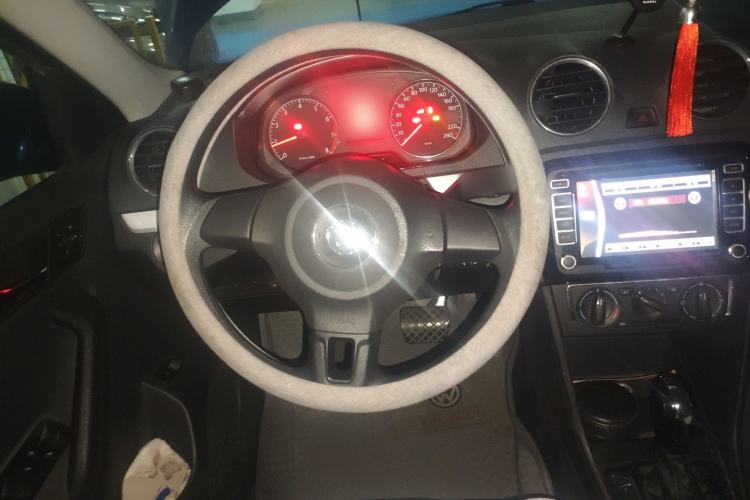 Used Volkswagen Jetta 2013 1.6L Automatic Fashion Model Steering Wheel