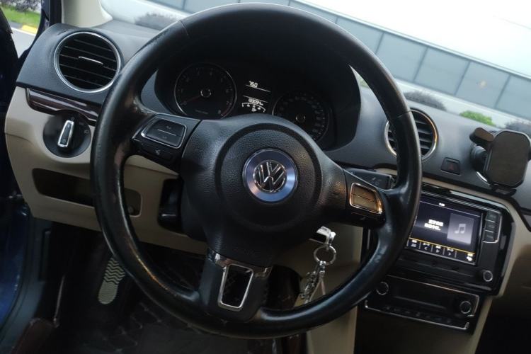 Used Volkswagen Jetta 2013 1.6L Automatic Luxury Model Steering Wheel