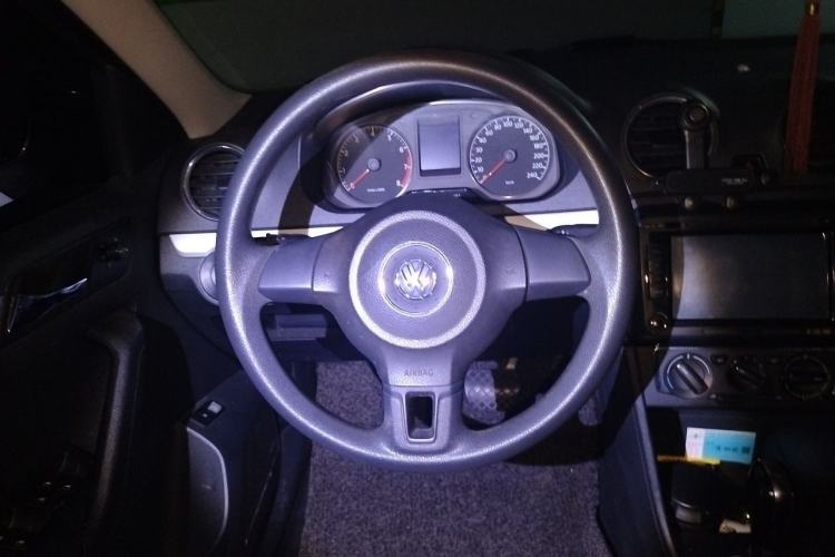 Used Volkswagen Jetta 2013 1.6L Automatic Comfort Model Steering Wheel
