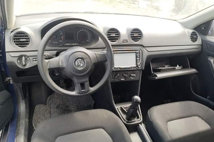 Used Volkswagen Jetta 2013 1.6L Manual Fashion Edition Steering Wheel