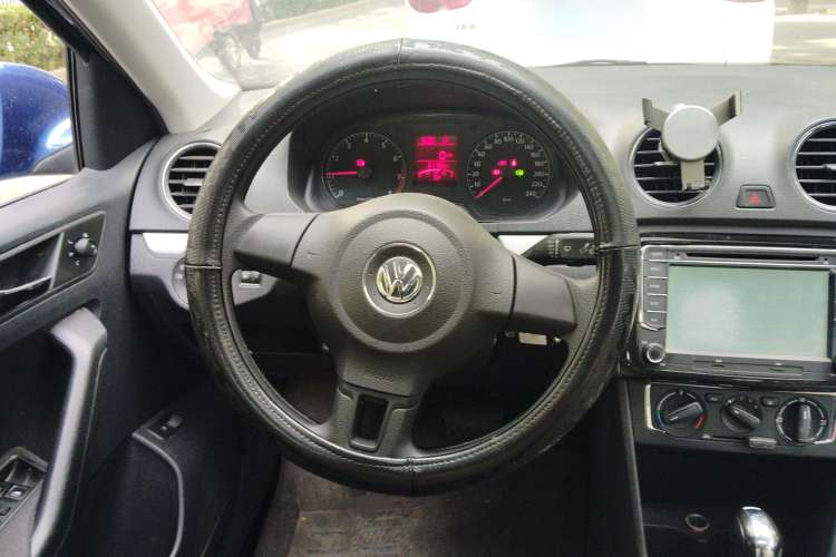 Used Volkswagen Jetta 2013 1.6L Automatic Comfort Model Steering Wheel