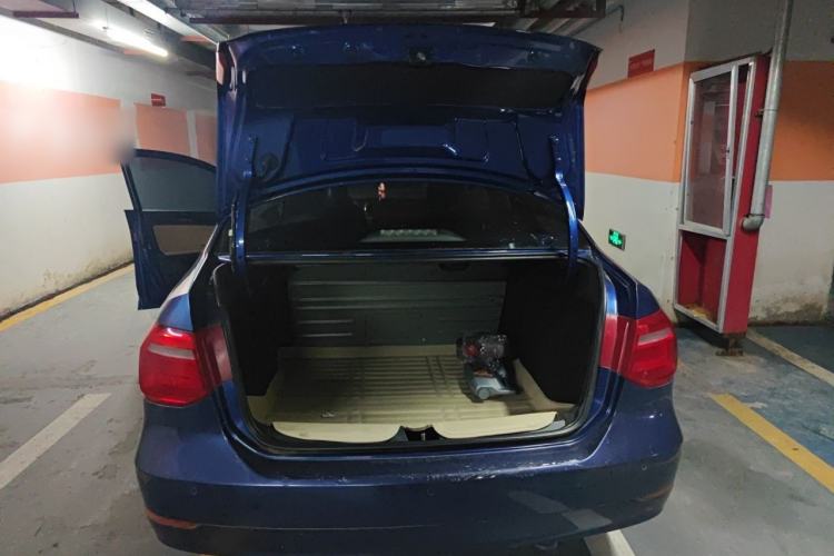 Used Volkswagen Jetta 2013 1.6L Automatic Luxury Model Trunk