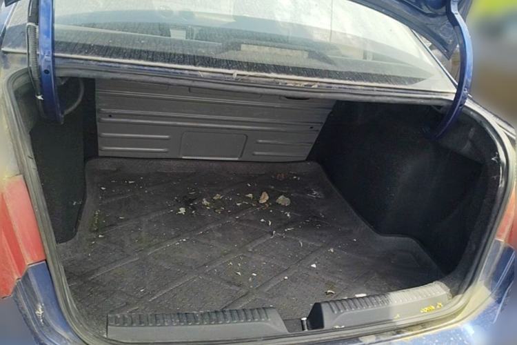 Used Volkswagen Jetta 2013 1.6L Manual Fashion Edition Trunk
