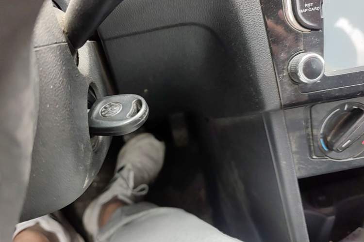 Used Volkswagen Jetta 2013 1.6L Manual Fashion Edition Vehicle Key