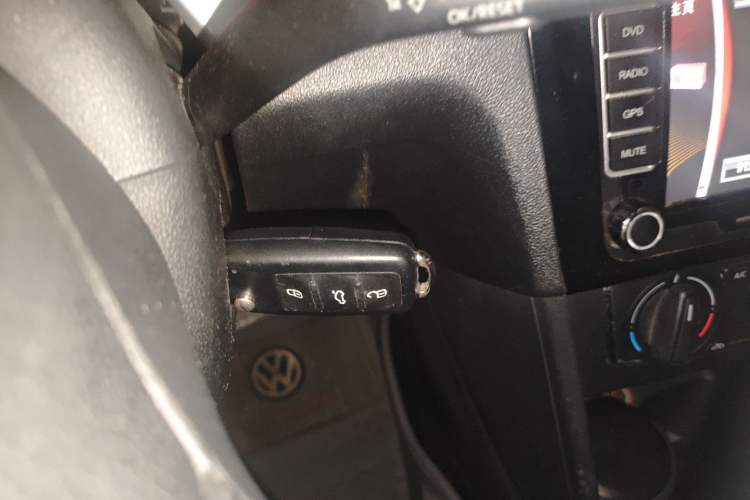 Used Volkswagen Jetta 2013 1.6L Automatic Fashion Model Vehicle Key