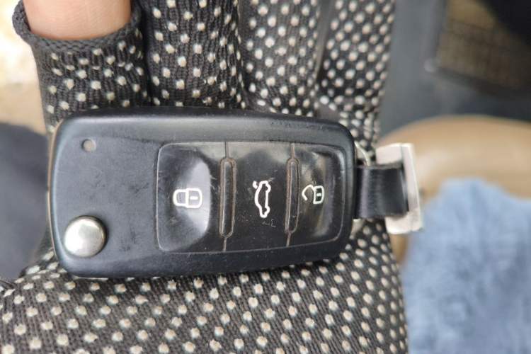 Used Volkswagen Jetta 2013 1.6L Automatic Luxury Model Vehicle Key