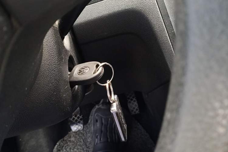 Used Volkswagen Jetta 2013 1.6L Manual Fashion Edition Vehicle Key