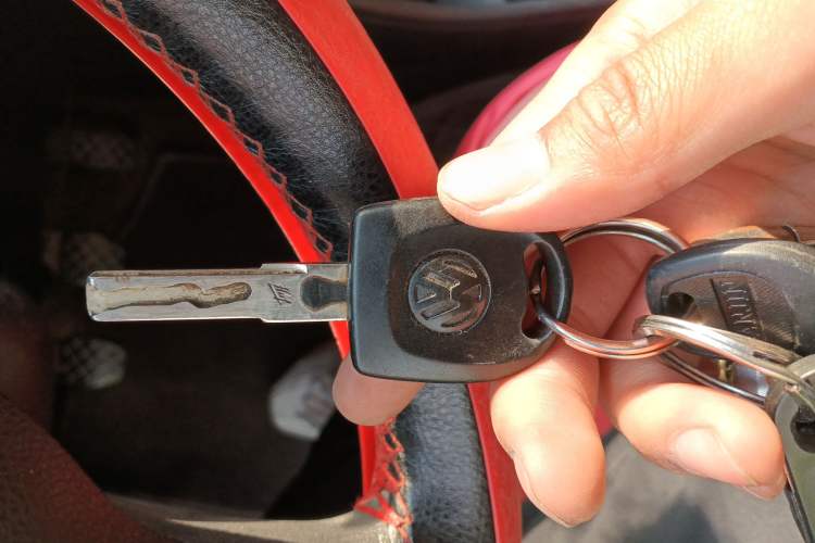 Used Volkswagen Jetta 2013 1.4L Manual Fashion Model Vehicle Key
