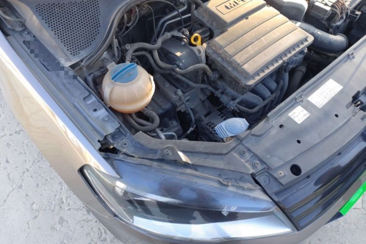 Used Volkswagen Jetta 2013 1.6L Manual Fashion Edition Engine Bay Right