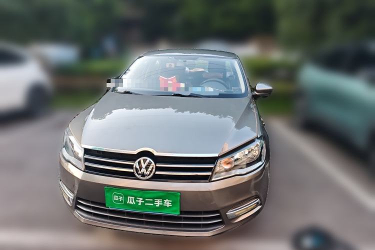 Used Volkswagen Jetta 2013 1.6L Manual Fashion Edition Front