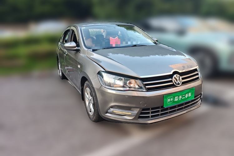 Used Volkswagen Jetta 2013 1.6L Manual Fashion Edition Front Right 45 Deg