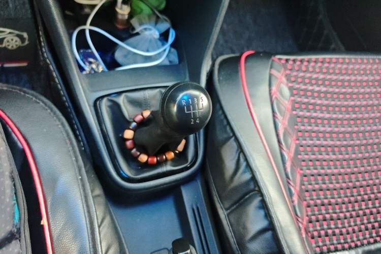 Used Volkswagen Jetta 2013 1.6L Manual Fashion Edition Gear Lever