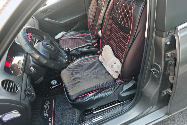 Used Volkswagen Jetta 2013 1.6L Manual Fashion Edition Left Front Seat
