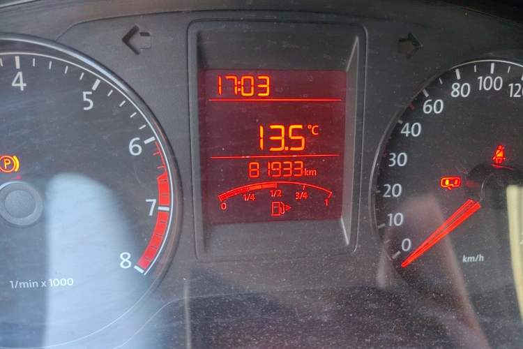 Used Volkswagen Jetta 2013 1.6L Manual Fashion Edition Odometer Close Up