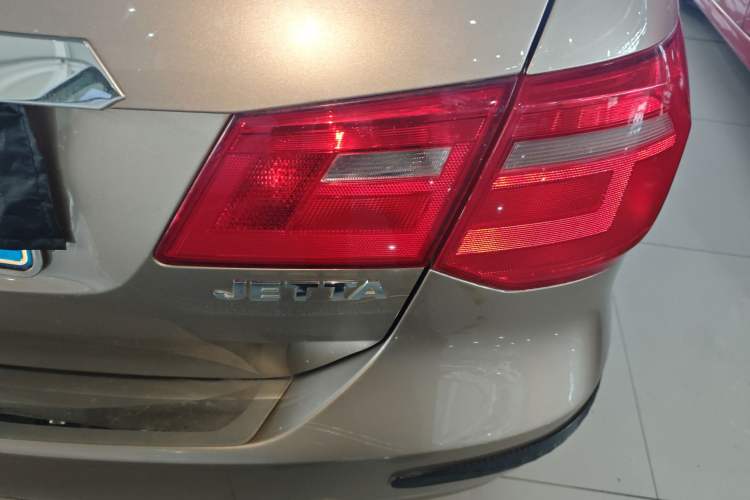 Used Volkswagen Jetta 2013 1.6L Manual Comfort Model Right Rear Taillight