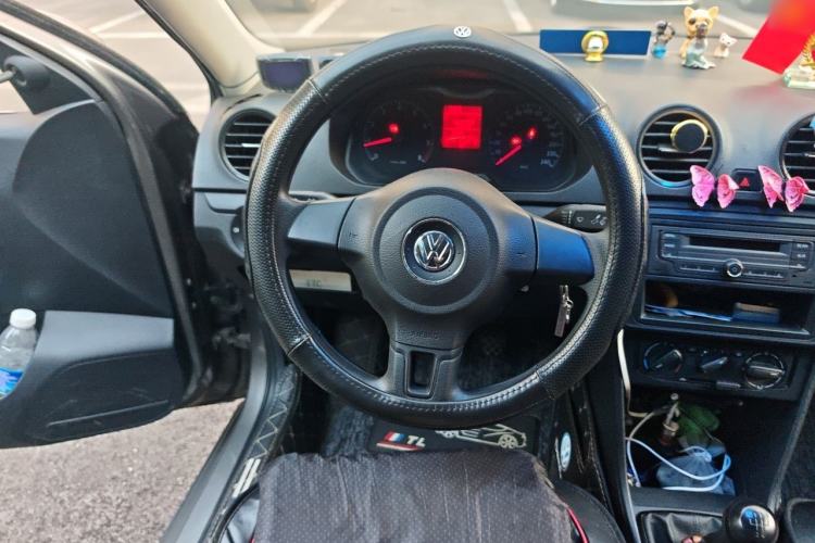 Used Volkswagen Jetta 2013 1.6L Manual Fashion Edition Steering Wheel