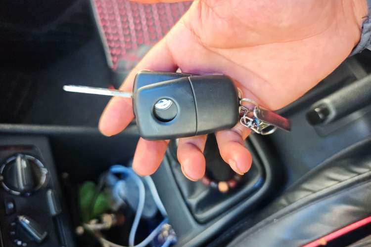 Used Volkswagen Jetta 2013 1.6L Manual Fashion Edition Vehicle Key