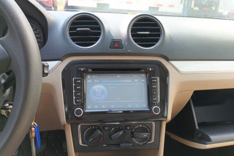 Used Volkswagen Jetta 2013 1.6L Manual Comfort Model Audio And AC Panel