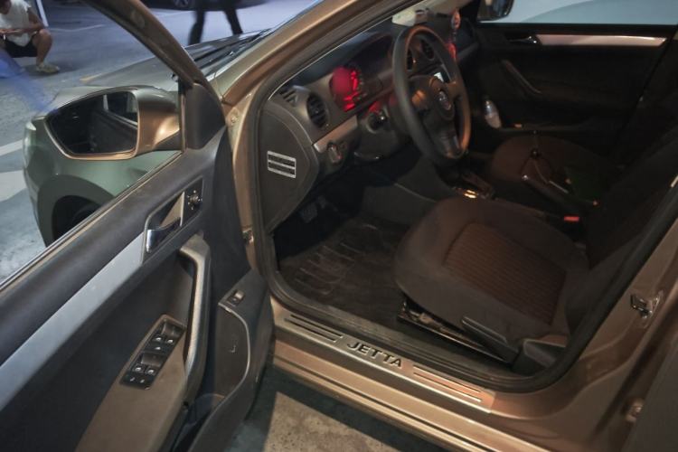 Used Volkswagen Jetta 2013 1.6L Automatic Comfort Model Driver Seat