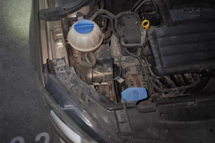 Used Volkswagen Jetta 2013 1.6L Automatic Comfort Model Engine Bay Right